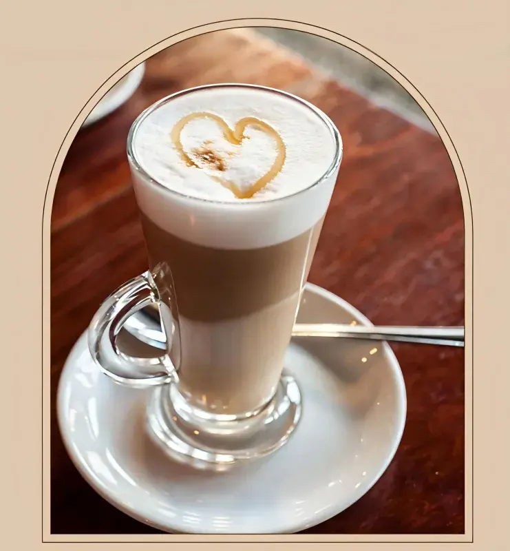 Capuchino clásico espumoso y delicioso en nuestra cafetería de Juchitán